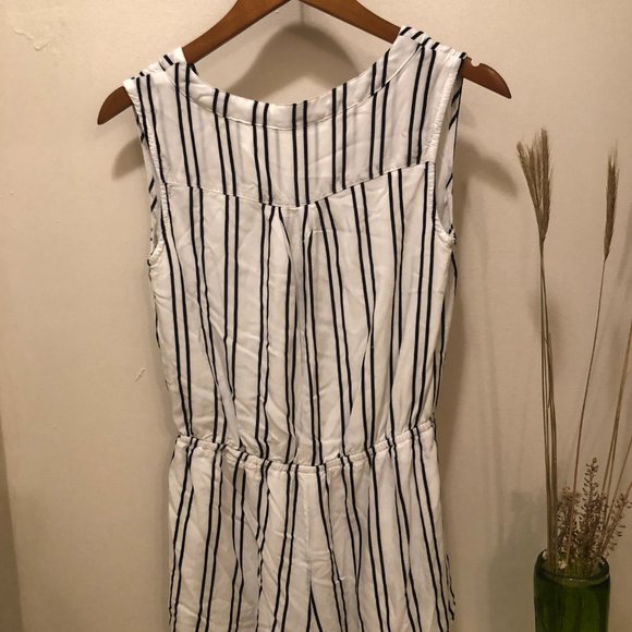 Black and white Romper - Picture 2 of 2